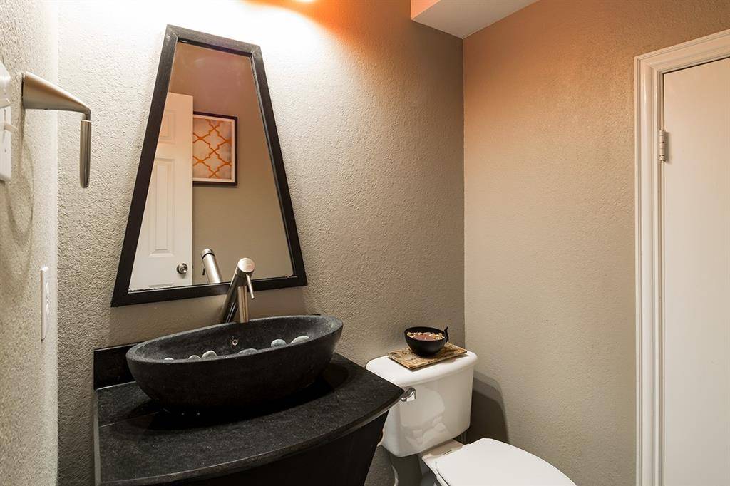 7712 Brookview Court, Irving, TX 75063