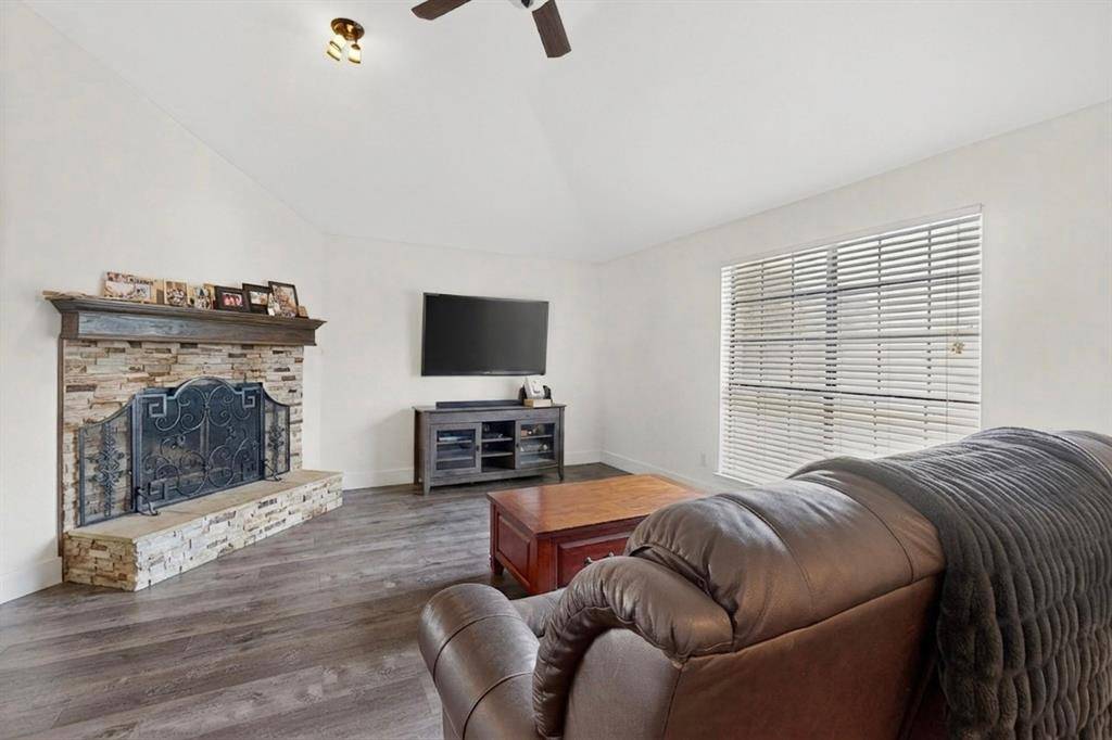 2305 Rockbluff Court, Rowlett, TX 75088