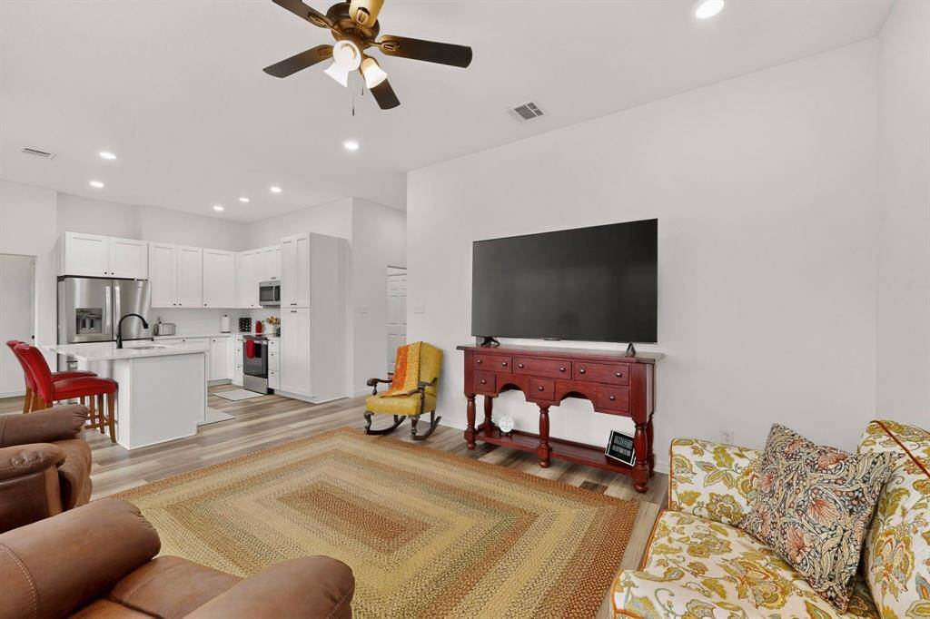 4605 Eagle Nest Court, Granbury, TX 76048