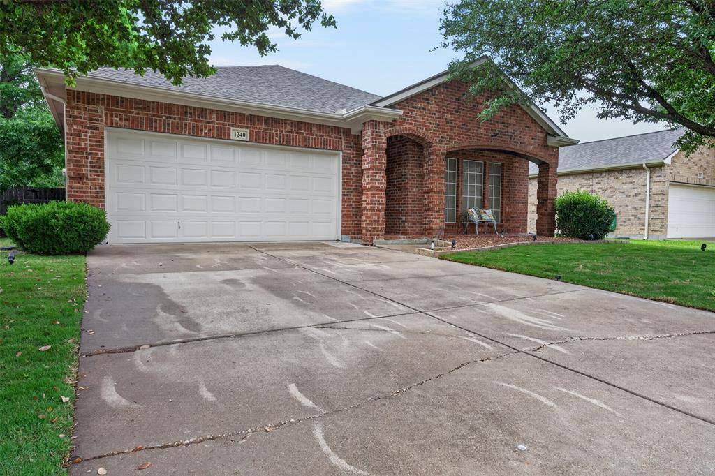 1240 Sweetwater Drive, Burleson, TX 76028