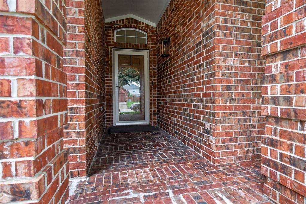 1240 Sweetwater Drive, Burleson, TX 76028