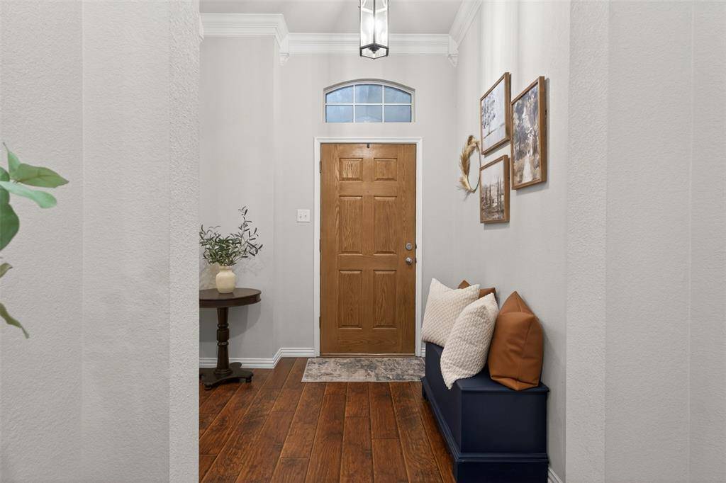 1240 Sweetwater Drive, Burleson, TX 76028