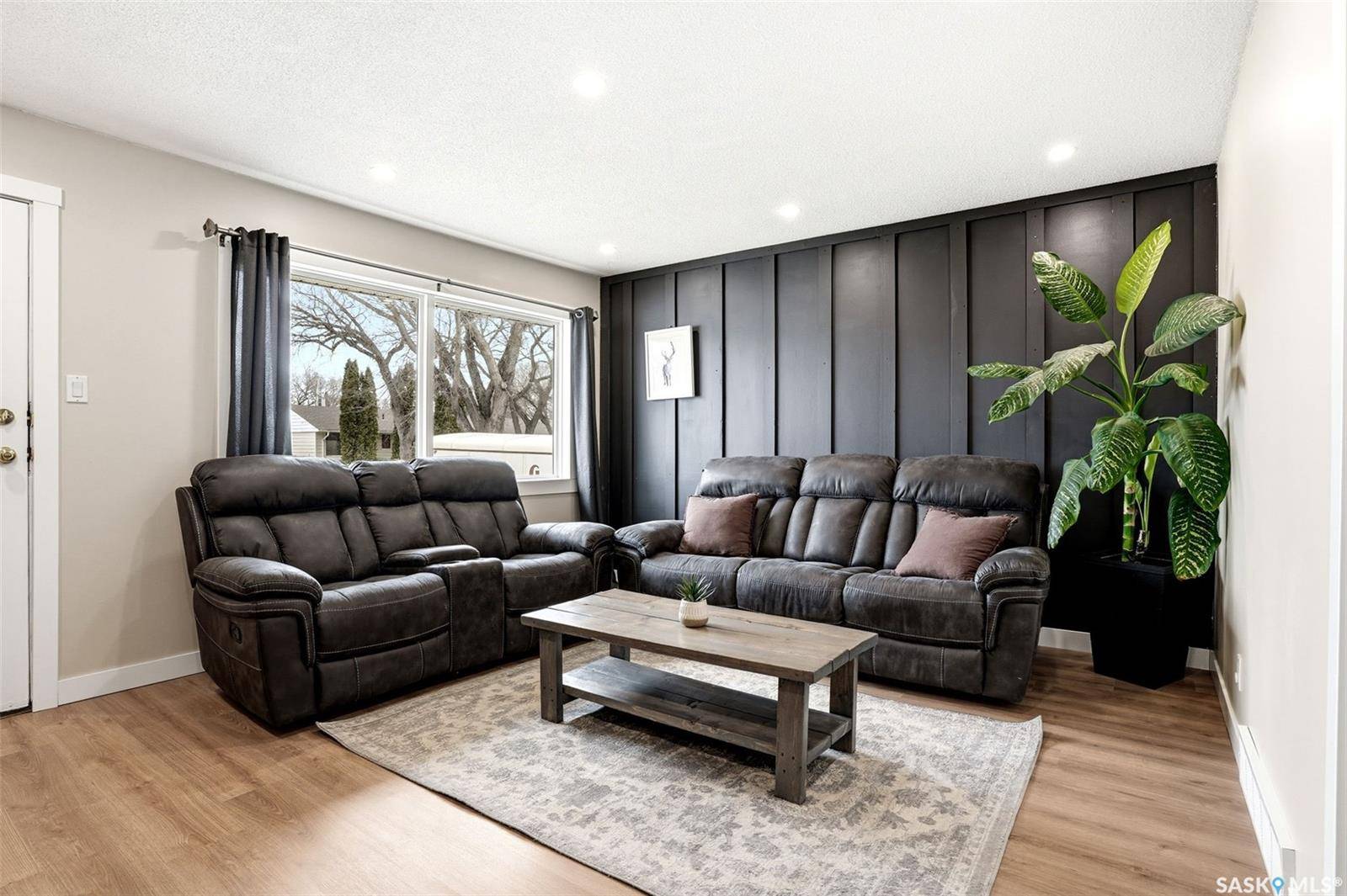 110 Ottawa STREET, Regina, SK S4R 1N2