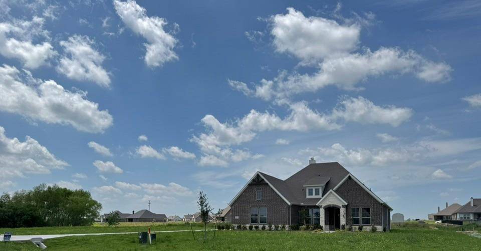 2433 Meteor Drive, Krum, TX 76249