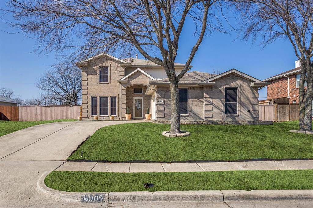 8009 Trophy Court, Rowlett, TX 75089