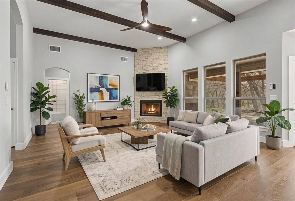 108 Winding Way, Azle, TX 76020