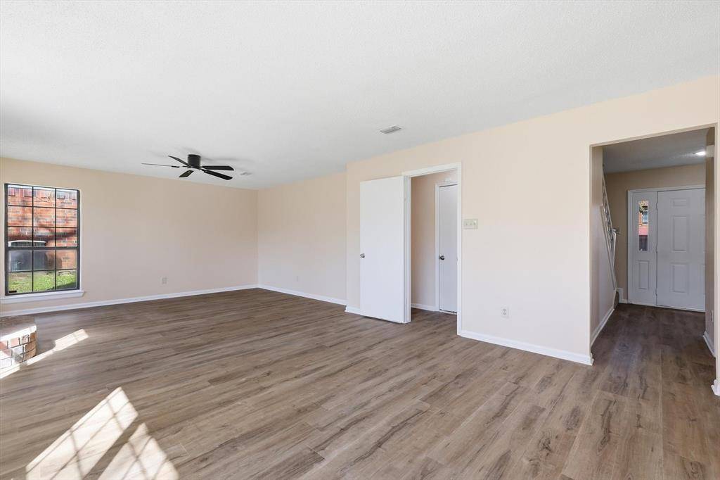 610 Squaw Creek Court, Arlington, TX 76018