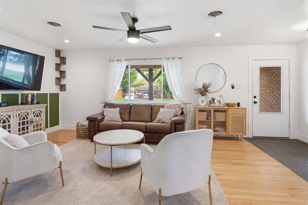 7624 Oxley Drive, Richland Hills, TX 76118