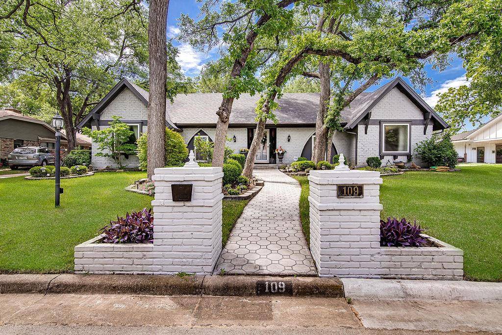 109 Oak Forest Trail, Euless, TX 76039