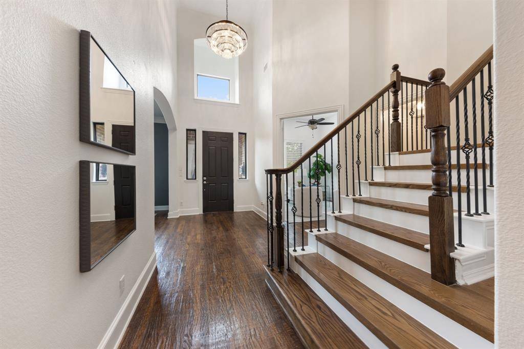 1209 Dame Susan Lane, Lewisville, TX 75056