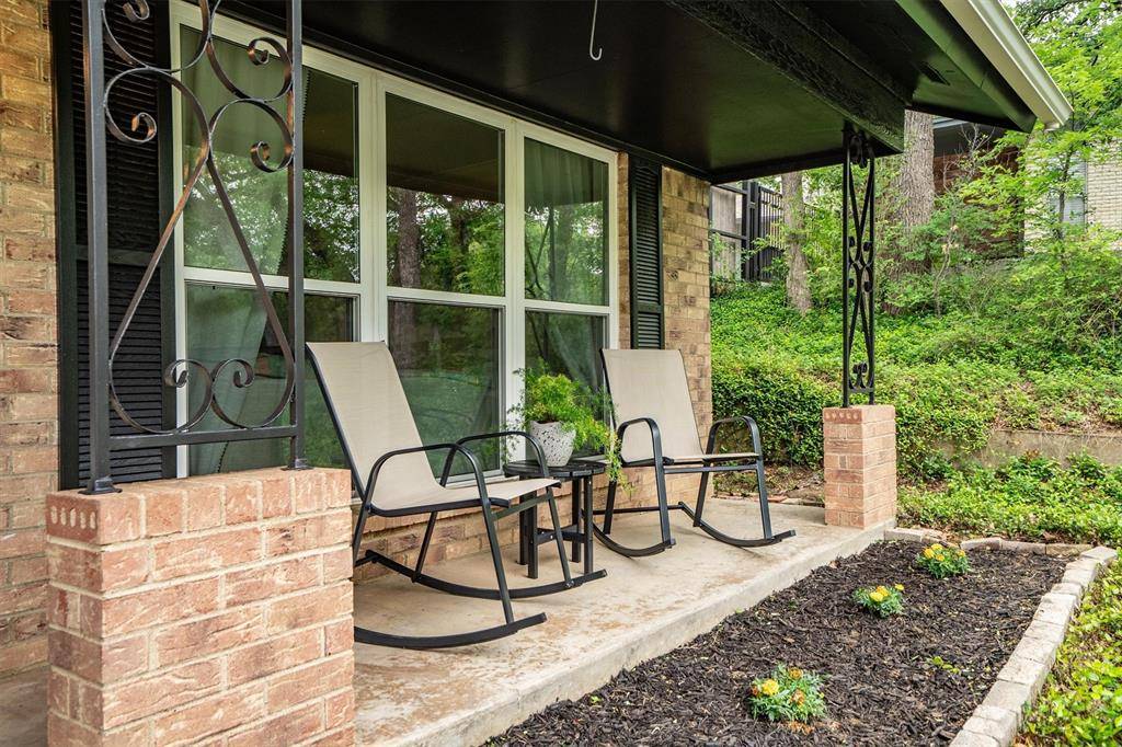 2610 Oak Cliff Lane, Arlington, TX 76012