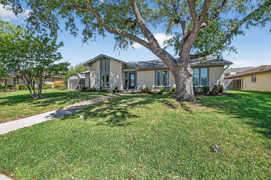 1603 Valleycrest Lane, Carrollton, TX 75006