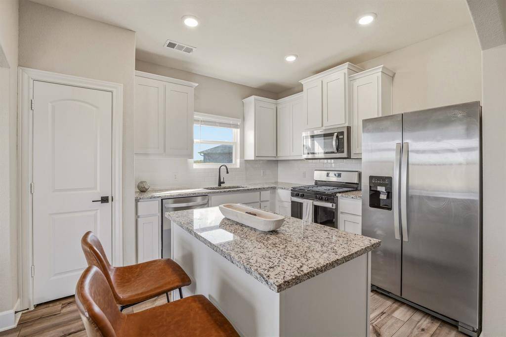 1145 Sleepy Owl Lane, Fort Worth, TX 76108