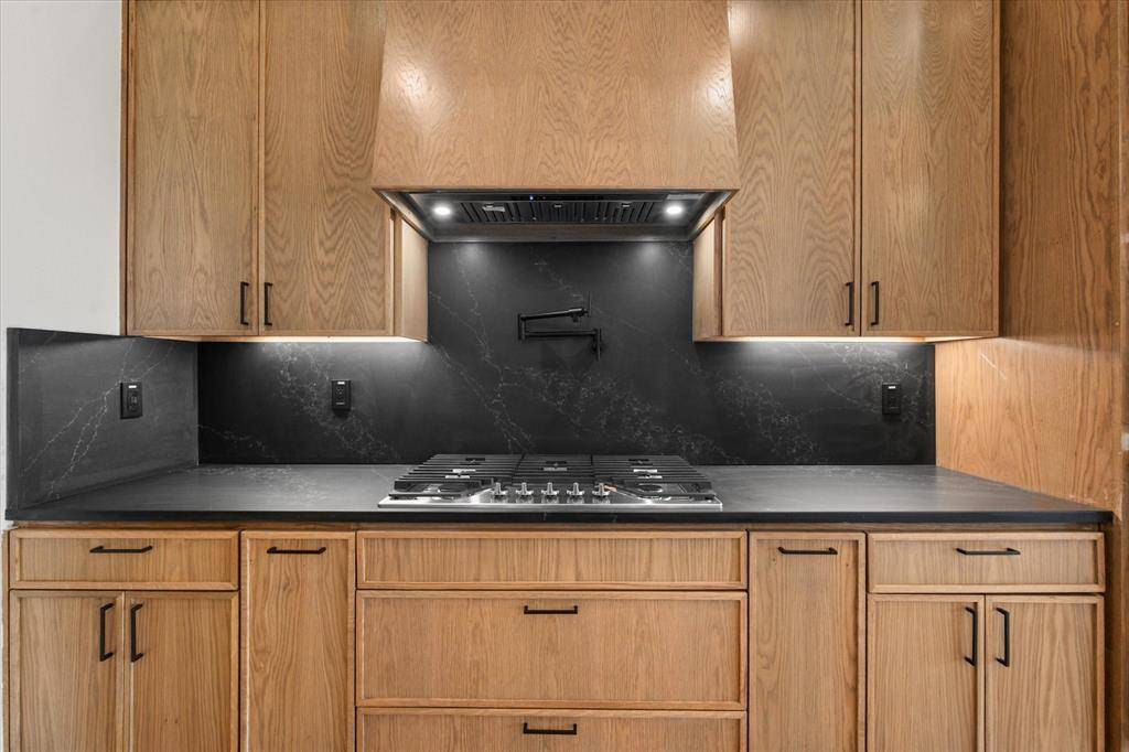 117 Yvonne Street, Red Oak, TX 75154