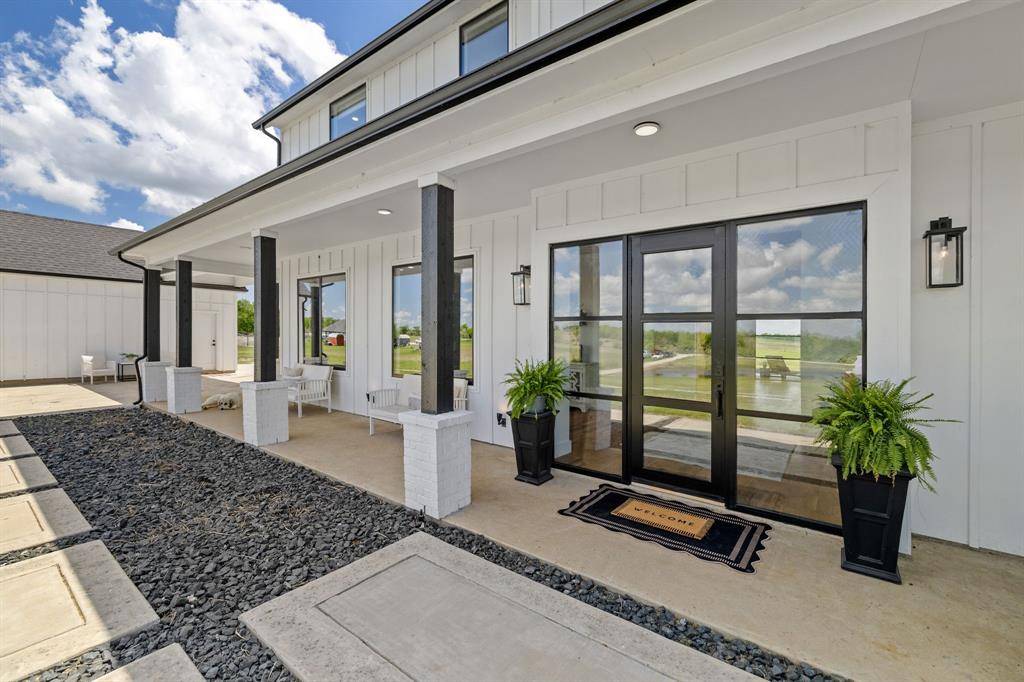 4245 County Road 1096, Celeste, TX 75423