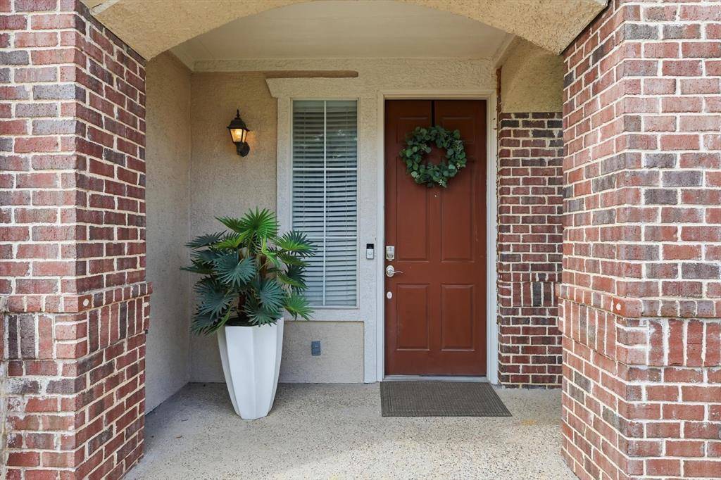 2535 CHAMPAGNE Drive, Irving, TX 75038