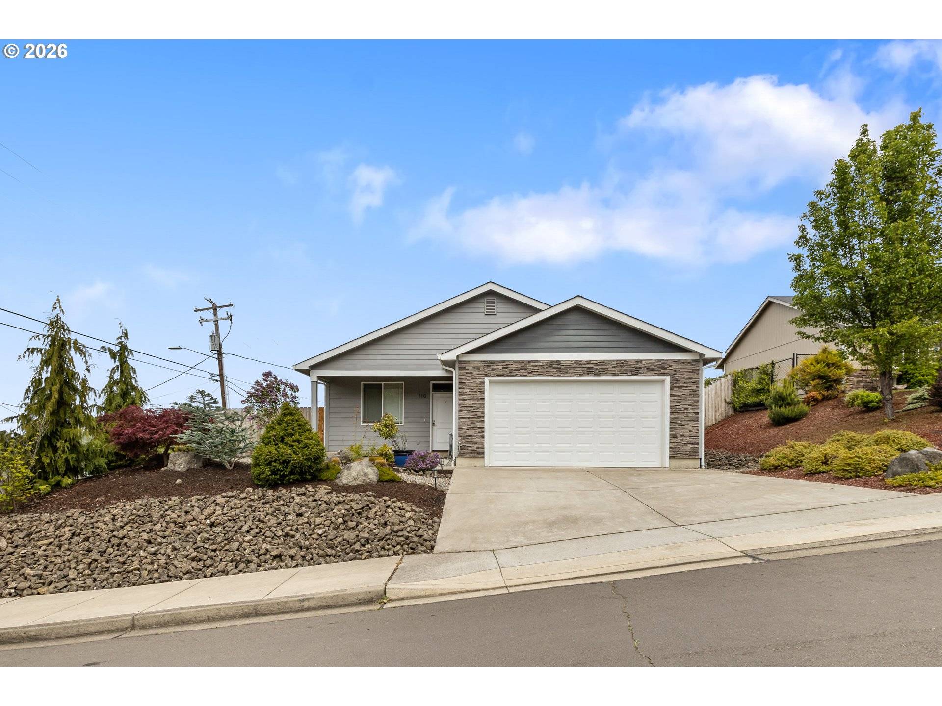 110 W FLANGAS AVE, Roseburg, OR 97471
