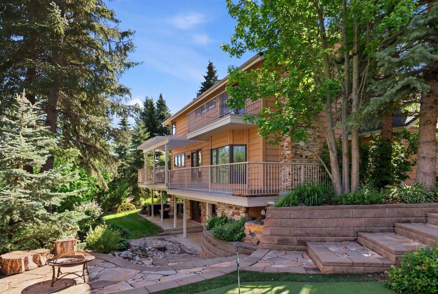 316 Varsity Estates Mews NW, Calgary, AB T3B 4V1