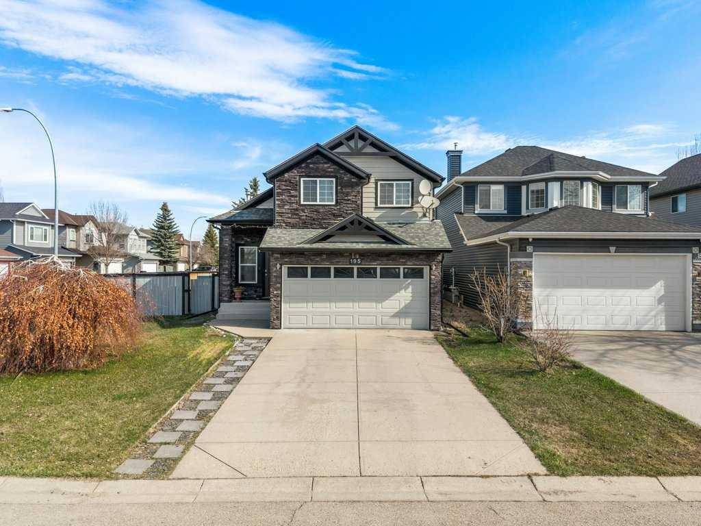 195 Somerglen Common SW, Calgary, AB T2Y 4E8