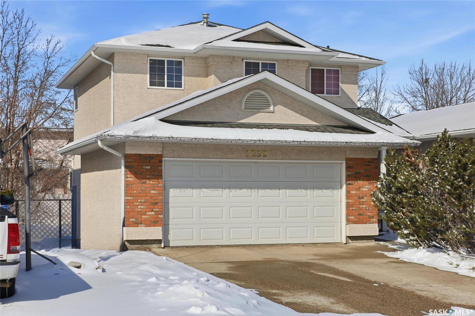 3232 Thames CRESCENT E, Regina, SK S4V 2Y1