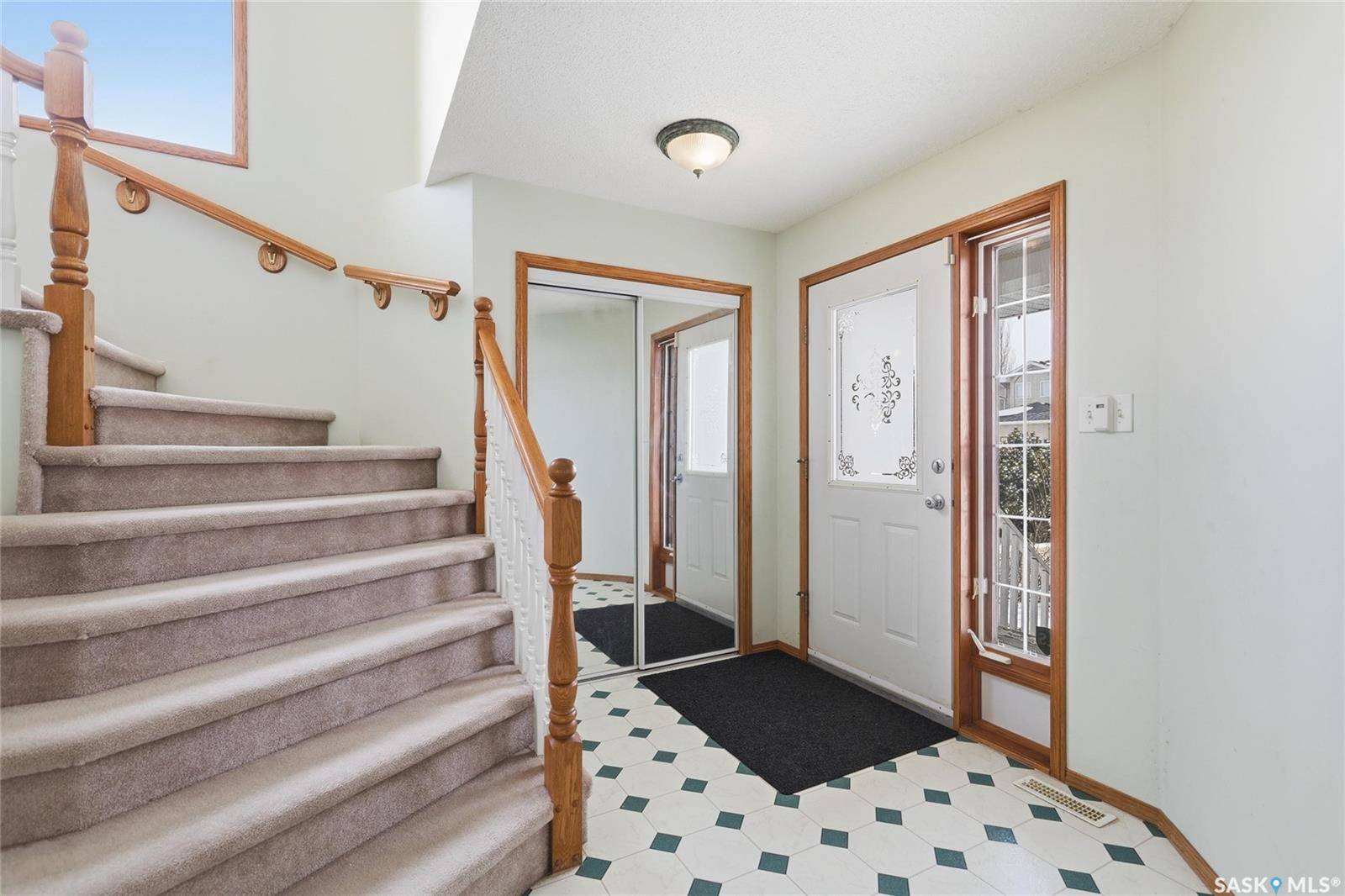 3232 Thames CRESCENT E, Regina, SK S4V 2Y1