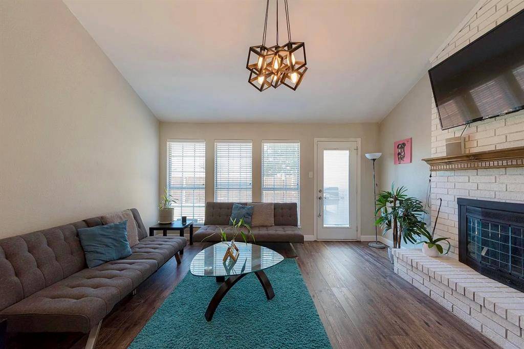 1411 Mapleview Drive, Carrollton, TX 75007