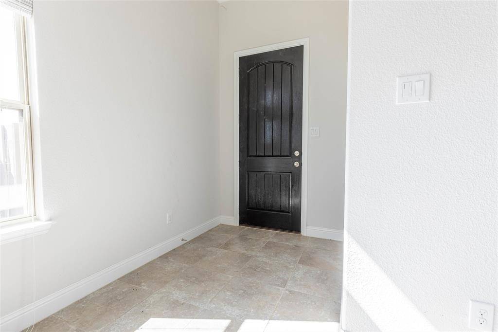 824 Parkside Drive, Argyle, TX 76226