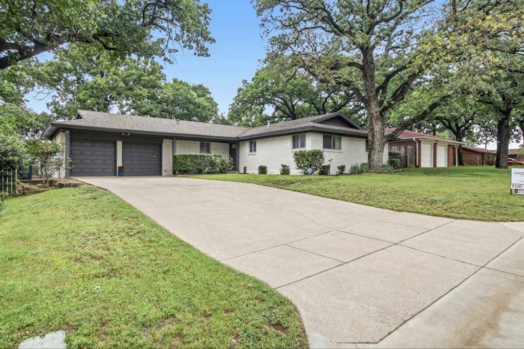 6425 Brentwood Drive, Fort Worth, TX 76112