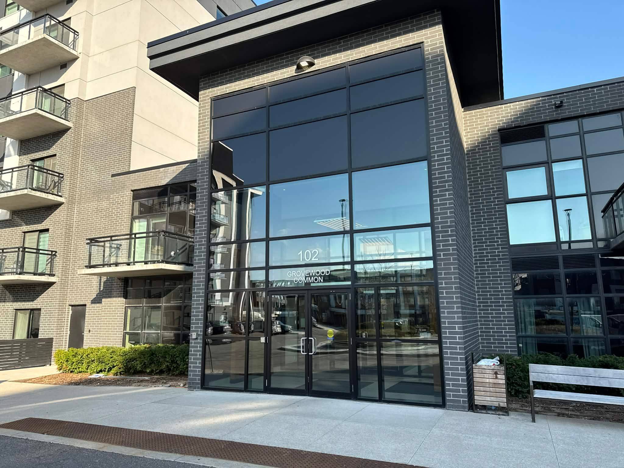 102 Grovewood Common #207, Oakville, ON L6H 0X2