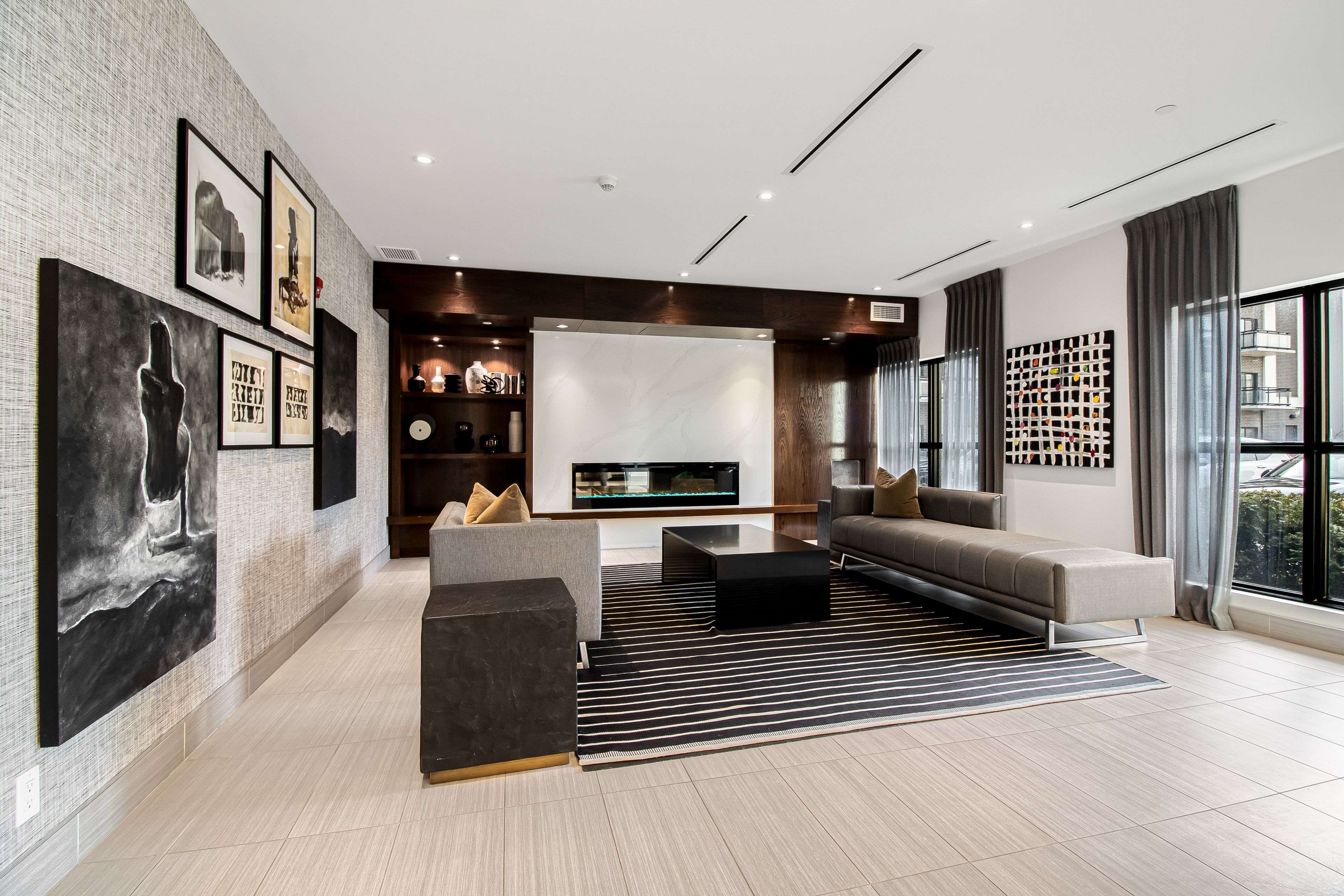 102 Grovewood Common #207, Oakville, ON L6H 0X2