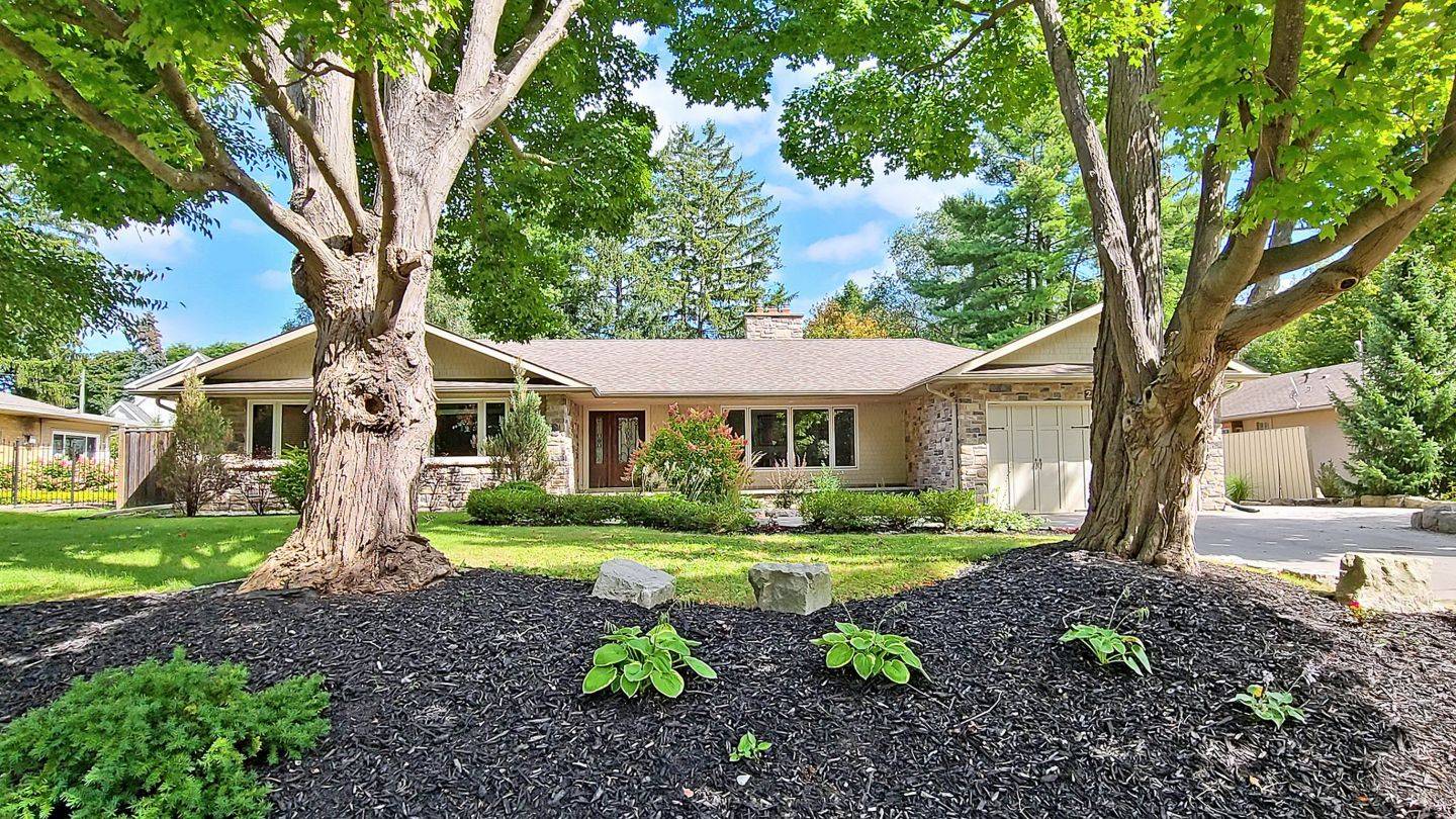 265 Woodland DR, Oakville, ON L6J 4W6