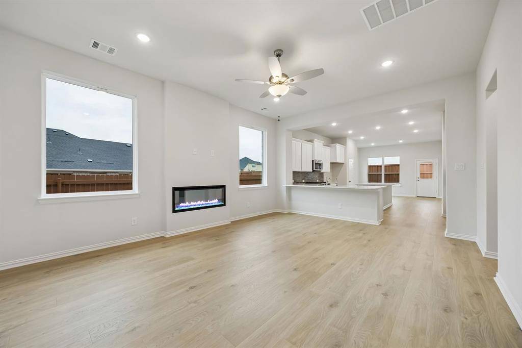 3941 Lakefield Drive, Heartland, TX 75114