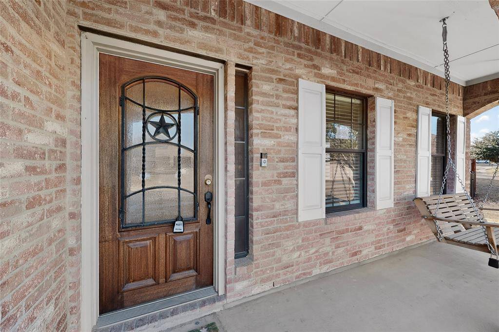 3010 Greenway Drive, Burleson, TX 76028