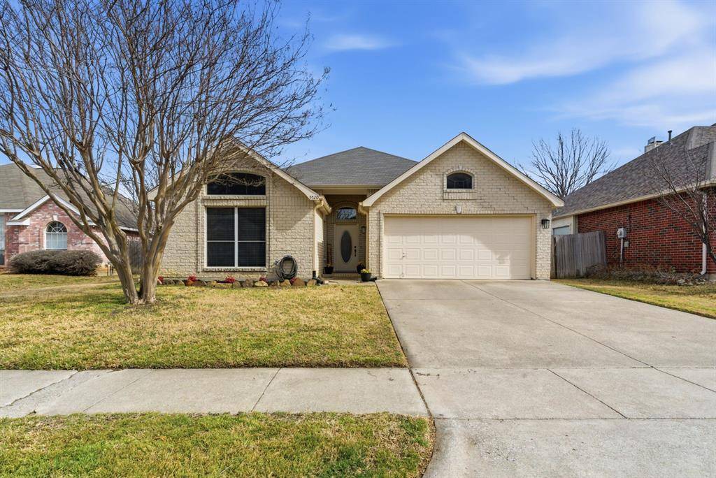 5520 Tularosa Drive, Fort Worth, TX 76137