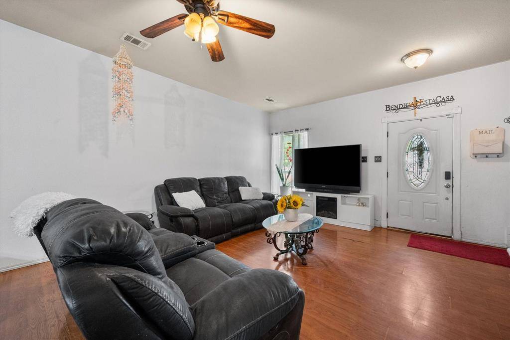 3005 Ronay Drive, Forest Hill, TX 76140