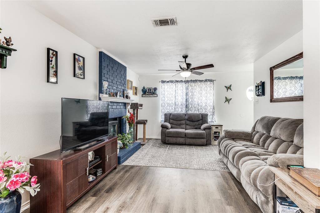 2021 Minnie Drive, Arlington, TX 76012