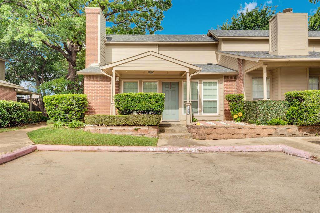 1440 Meadowood Village Drive, Fort Worth, TX 76120