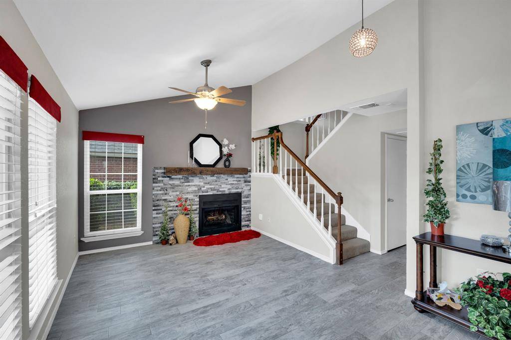 1440 Meadowood Village Drive, Fort Worth, TX 76120