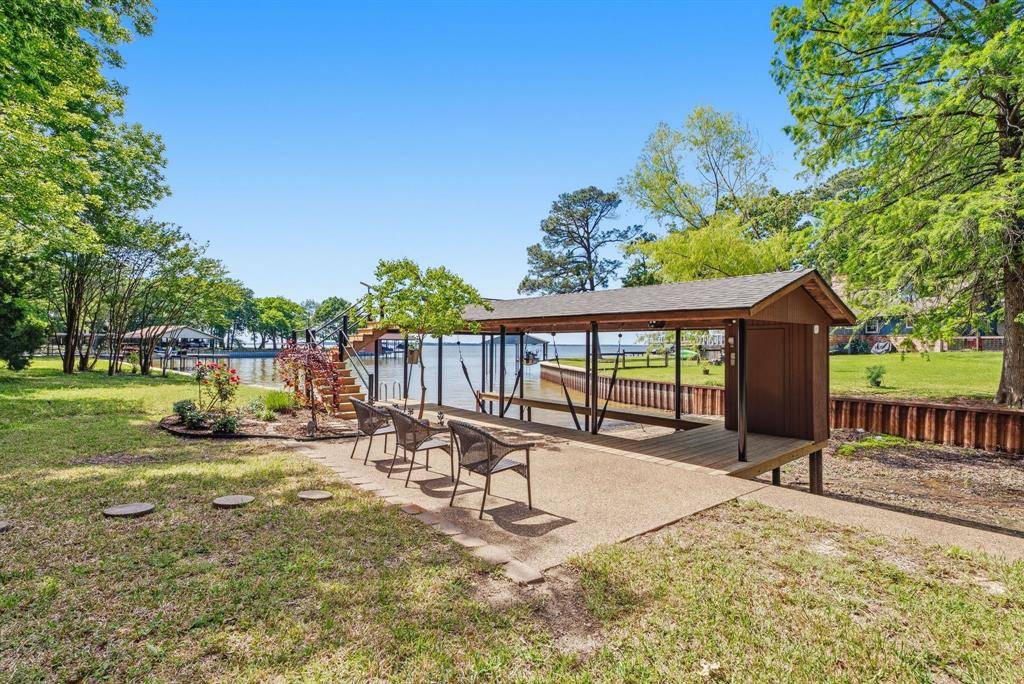 114 Trails End Street, Mabank, TX 75156