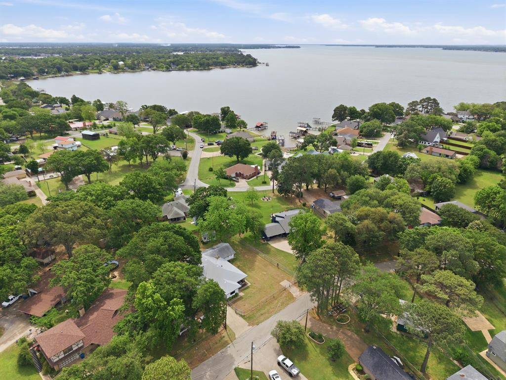 157 Ocean Drive, Gun Barrel City, TX 75156