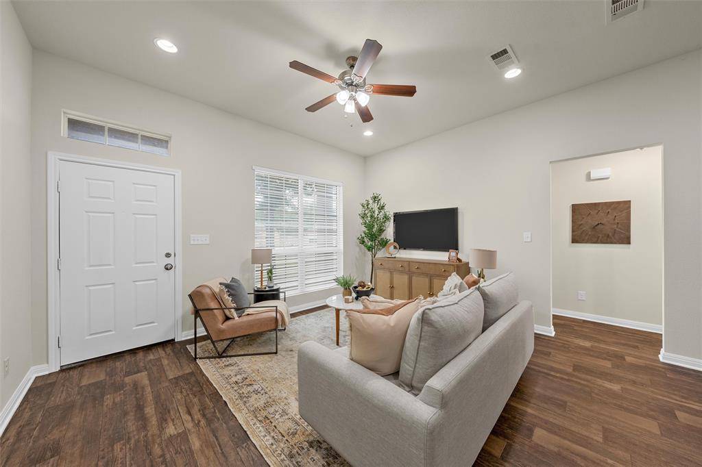 204 Hawk Ridge, Lacy Lakeview, TX 76705