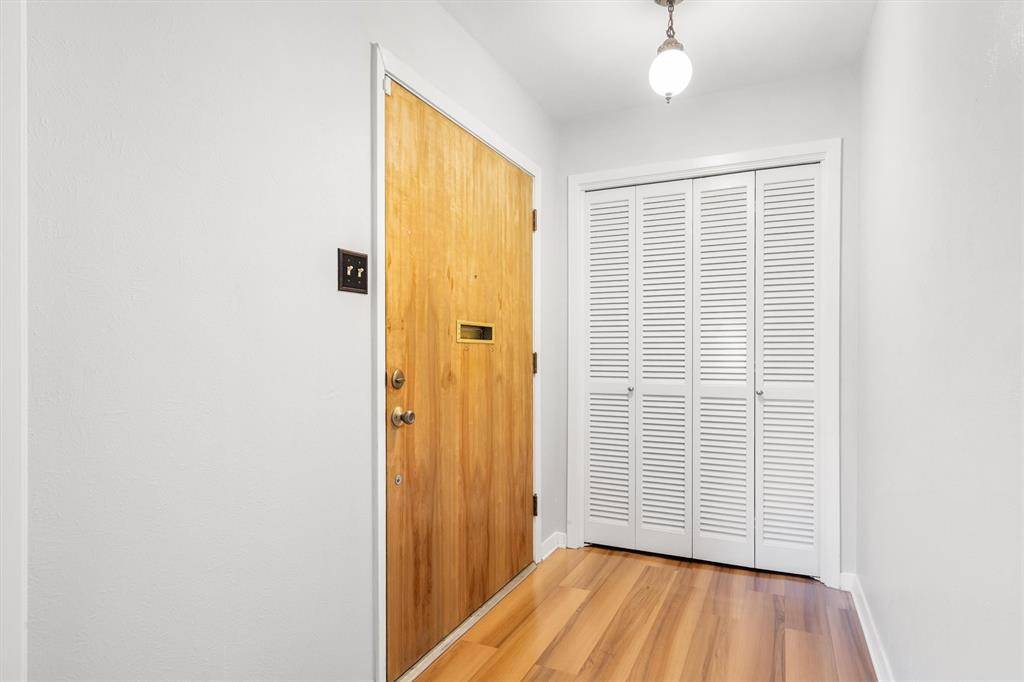 2909 Hillcrest Drive, Irving, TX 75062