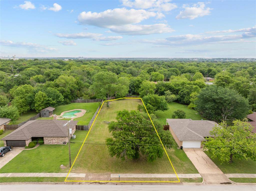 1023 Bryant Street, Benbrook, TX 76126