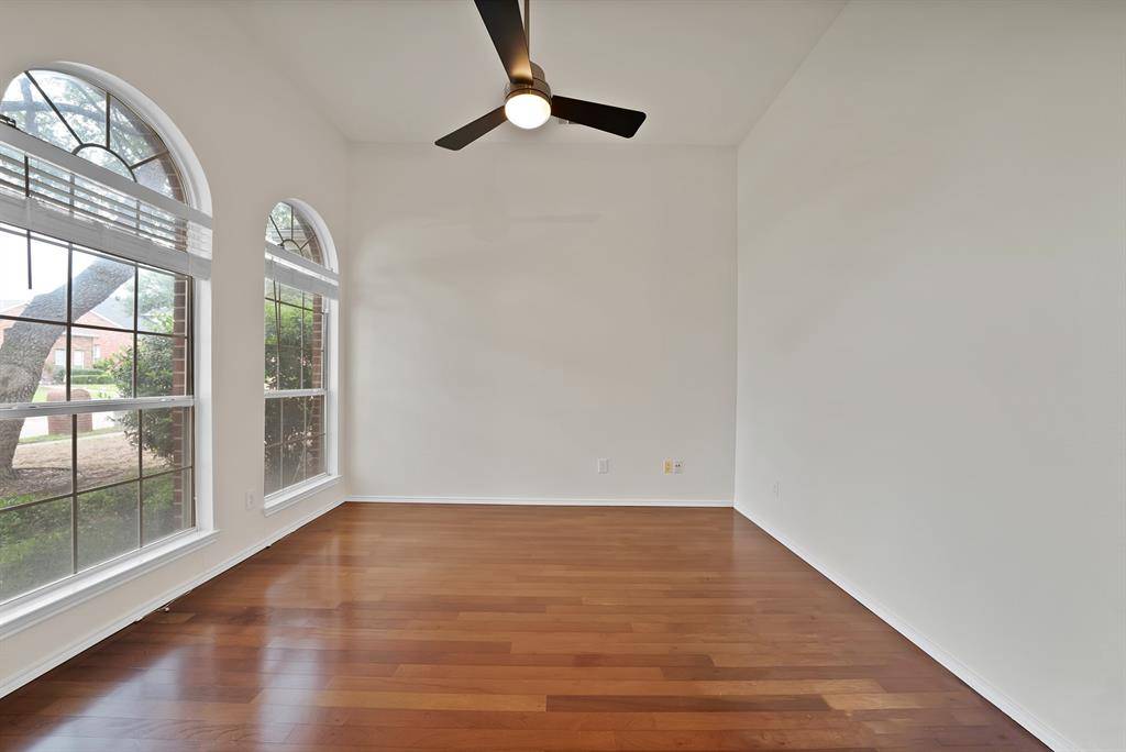 813 Yosemite Trail, Mesquite, TX 75149