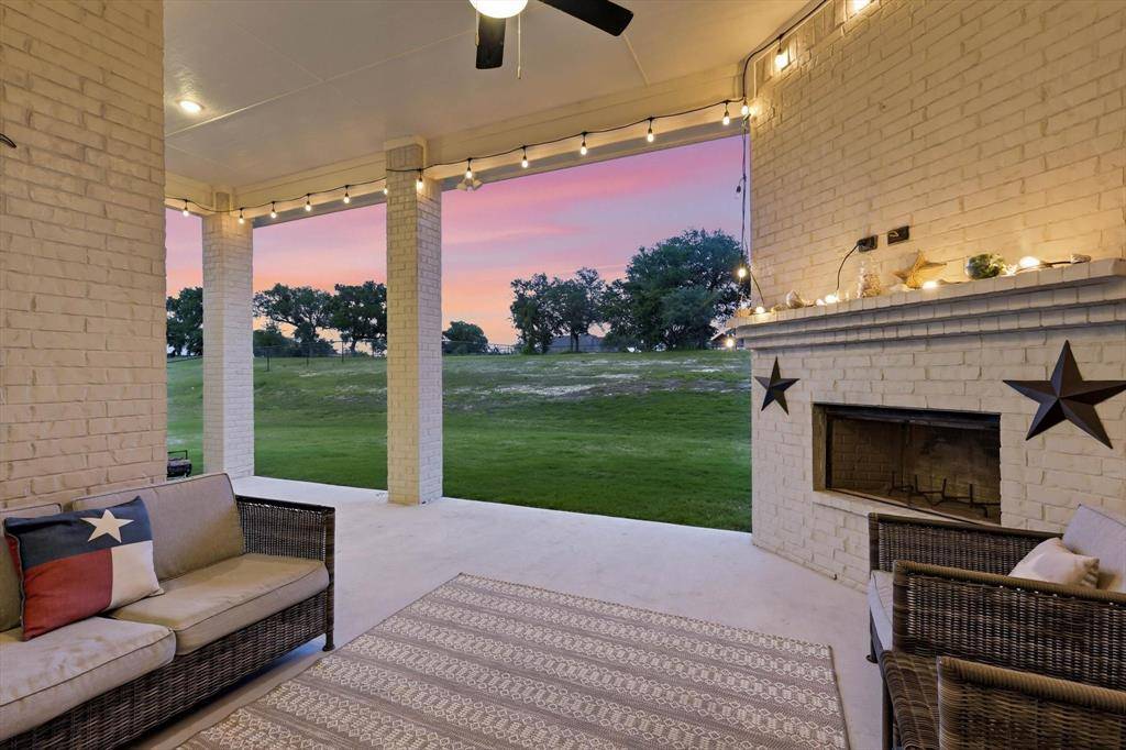 200 Finney Drive, Weatherford, TX 76085