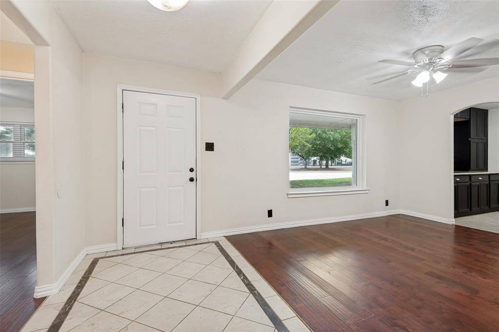 1051 College Parkway, Lewisville, TX 75077