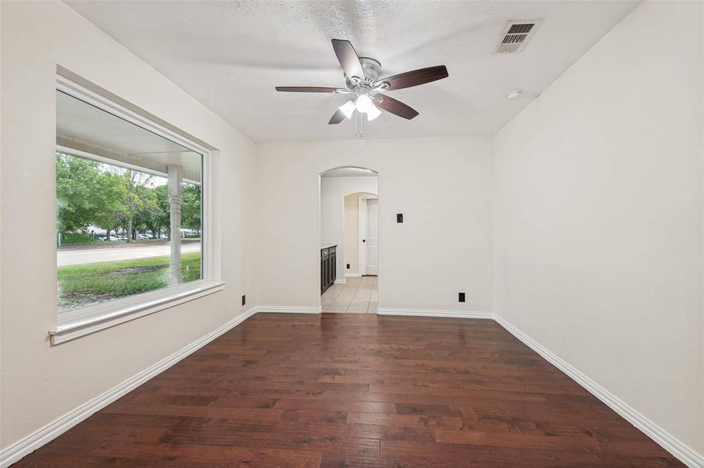 1051 College Parkway, Lewisville, TX 75077