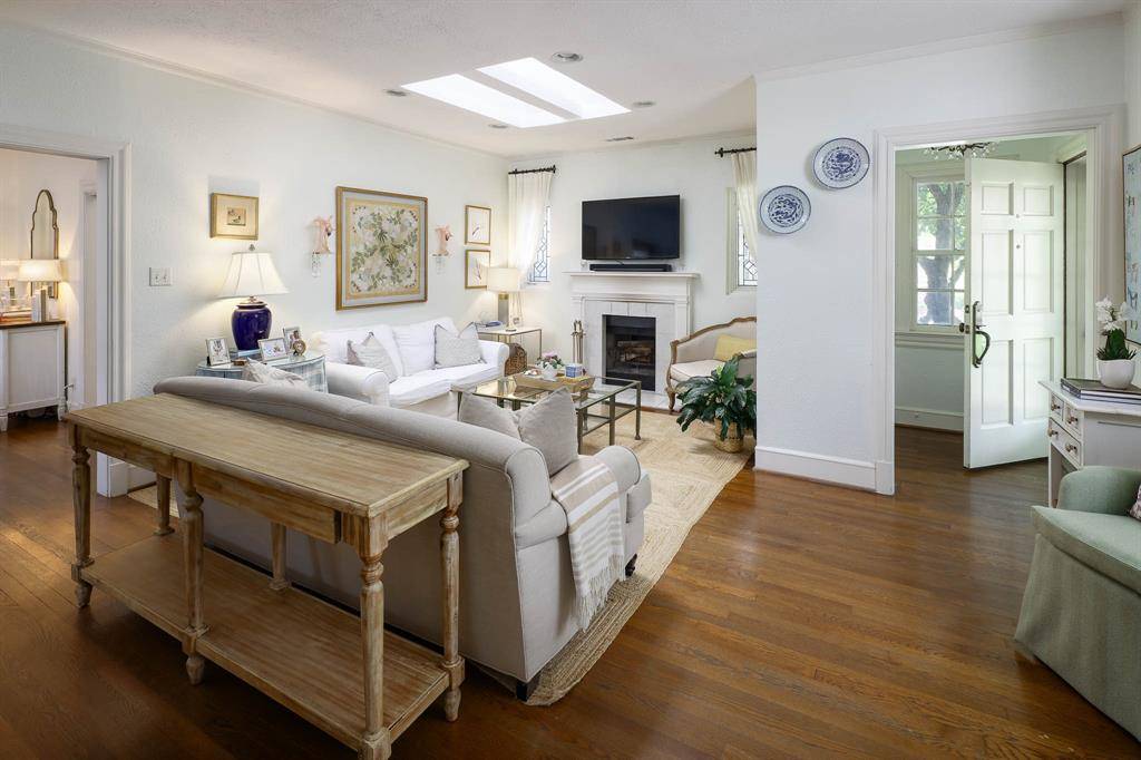 5442 Merrimac Avenue, Dallas, TX 75206