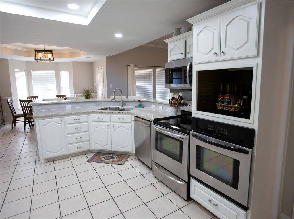 1089 Oak Hollow Lane, Combine, TX 75159