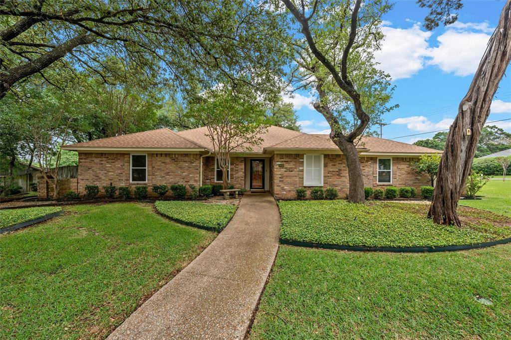 9920 Sandalwood Drive, Woodway, TX 76712